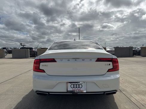 Used 2020 Volvo S90 T6 Momentum w/ Protection Package Premier image 4