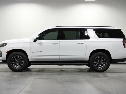Used 2023 Chevrolet Suburban Z71 w/ Luxury Package image 7