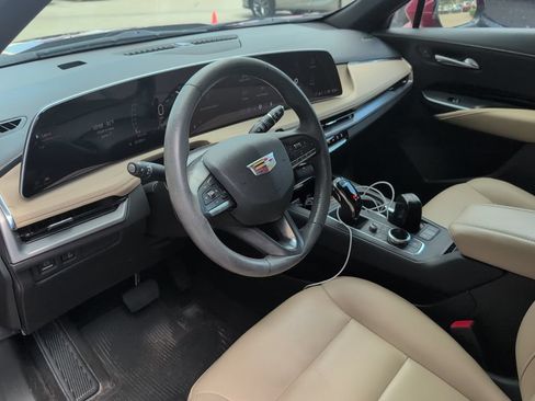 Used 2024 Cadillac XT4 Luxury FWD image 19