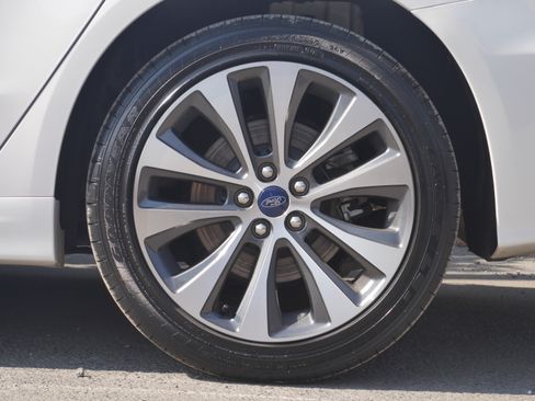 Used 2020 Ford Fusion SE AWD/4WD image 15