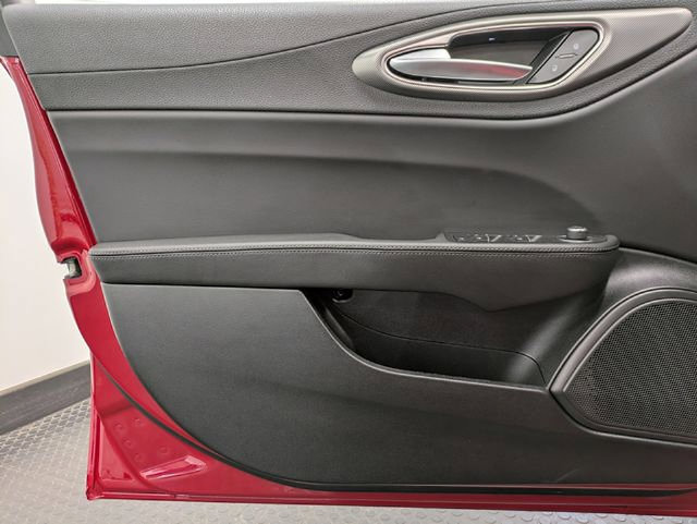 Used 2025 Alfa Romeo Giulia w/ Driving Assist Package RWD image 8