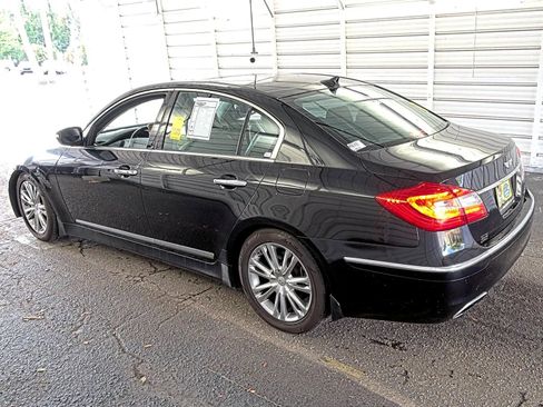 Used 2012 Hyundai Genesis 5.0 RWD image 2