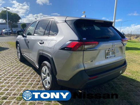 Used 2022 Toyota RAV4 LE FWD image 23