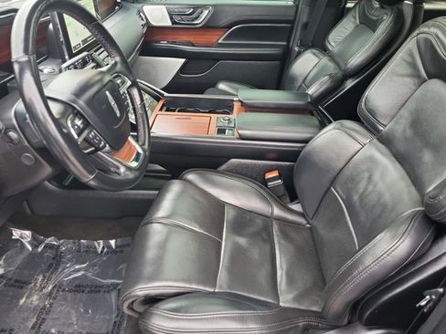 Used 2021 Lincoln Navigator Reserve image 11