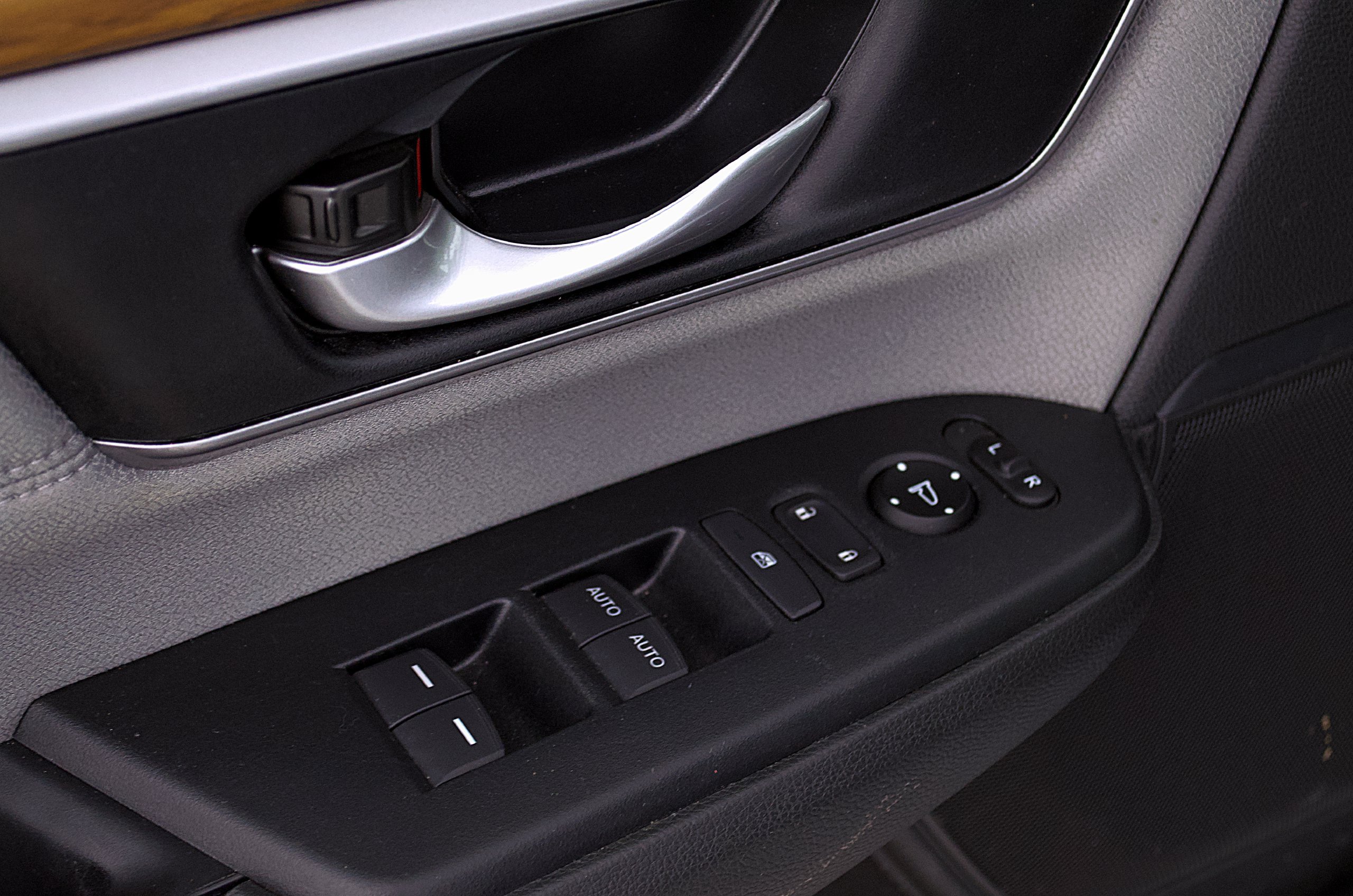 Used 2019 Honda CR-V EX-L image 19