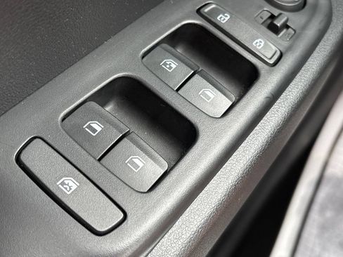 Certified 2023 Hyundai Venue Limited FWD image 10