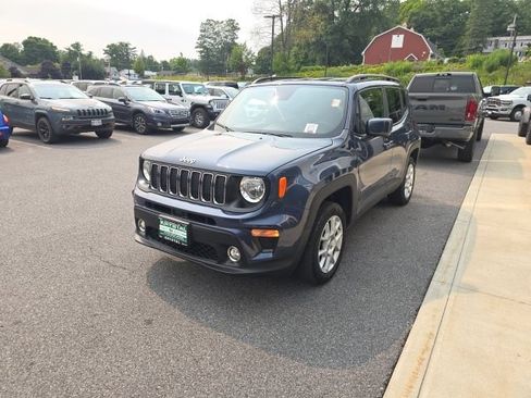Used 2021 Jeep Renegade Latitude w/ Convenience Group AWD/4WD image 3