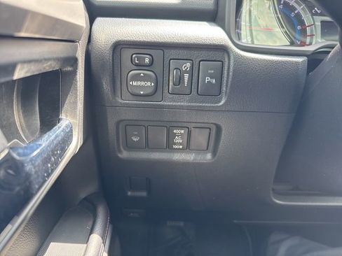 Used 2018 Toyota 4Runner Limited RWD image 15