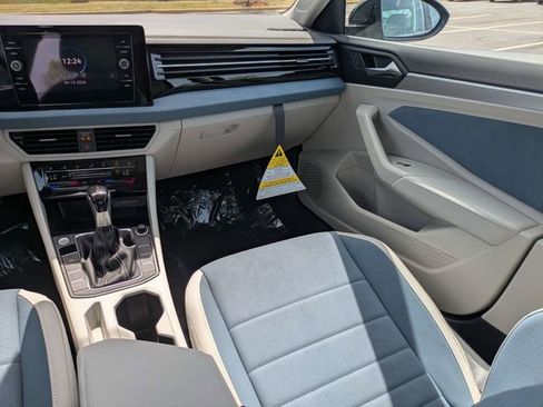 New 2026 Volkswagen Jetta SE FWD image 17