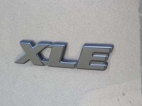 Used 2022 Toyota RAV4 XLE w/ Convenience Package FWD image 25