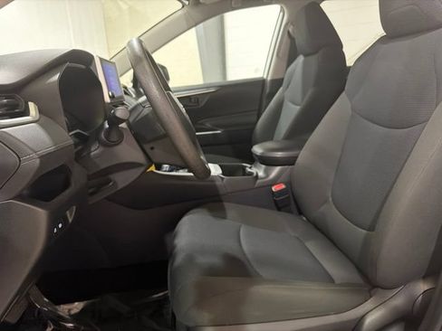 Used 2024 Toyota RAV4 LE AWD/4WD image 12