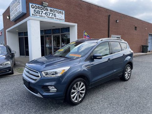 Used 2018 Ford Escape Titanium AWD/4WD image 3