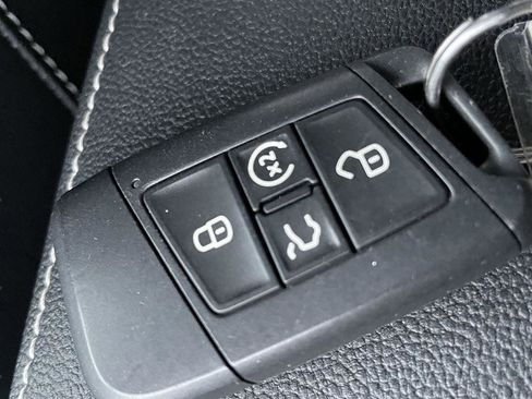 Used 2022 Volkswagen Taos SE image 31