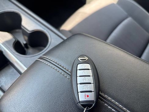 Used 2025 Nissan Altima 2.5 SV FWD image 24