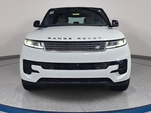 Used 2025 Land Rover Range Rover Sport SE AWD/4WD image 2