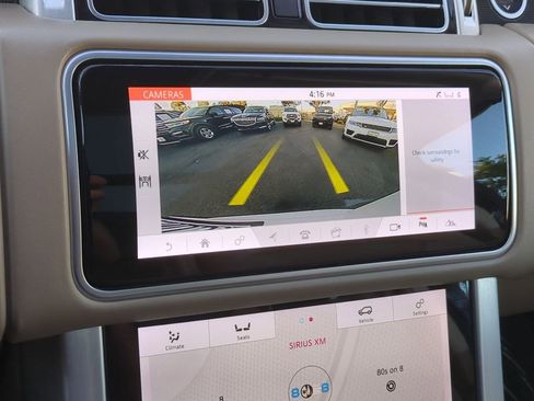 Used 2020 Land Rover Range Rover HSE image 17