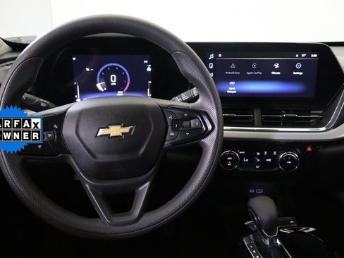 Certified 2025 Chevrolet Trax LT FWD image 24