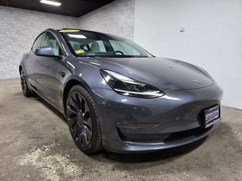 Used 2023 Tesla Model 3 Performance image 4