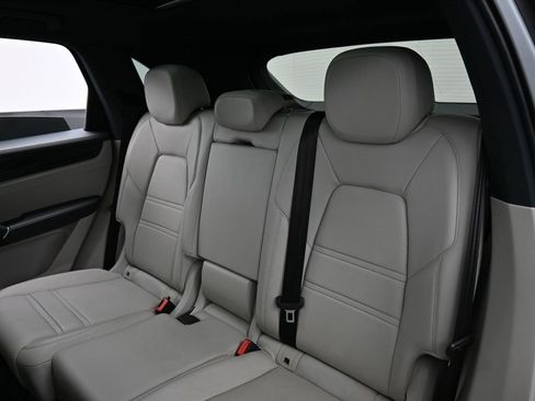 Certified 2021 Porsche Cayenne S image 24
