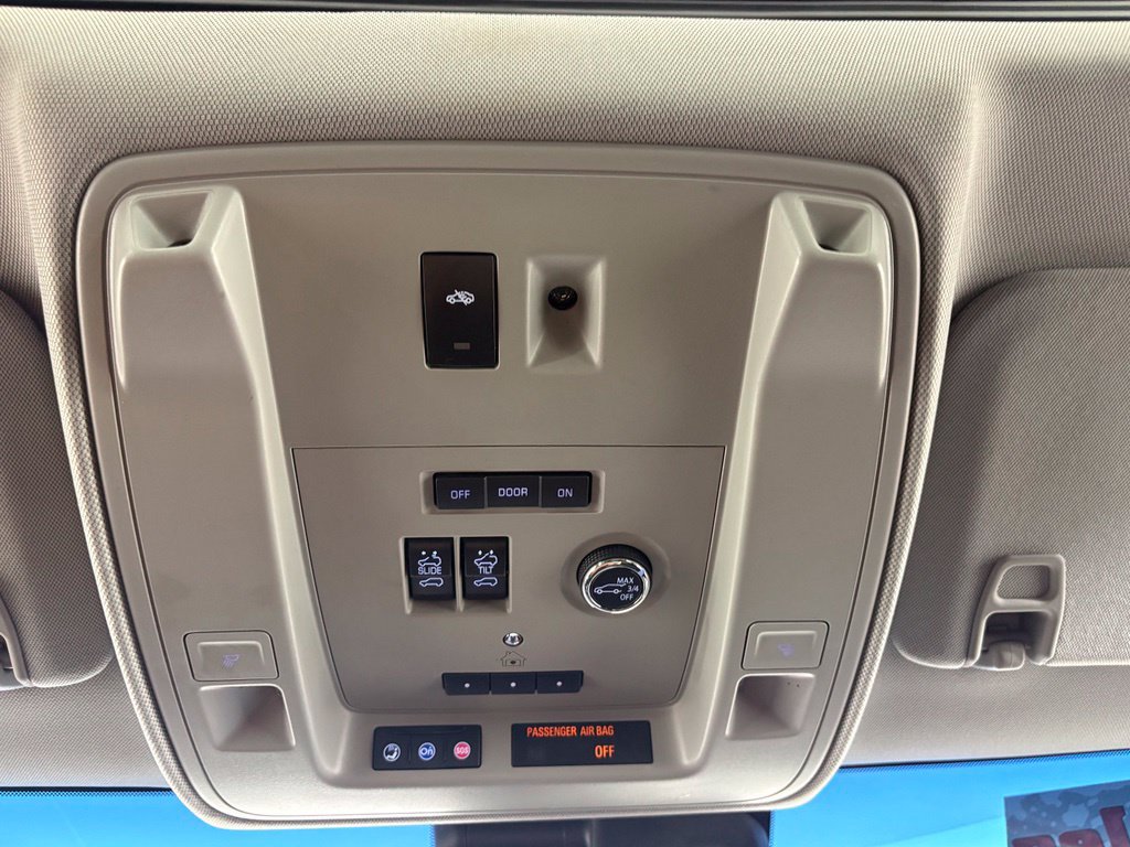 Used 2019 Cadillac Escalade Luxury AWD/4WD image 36