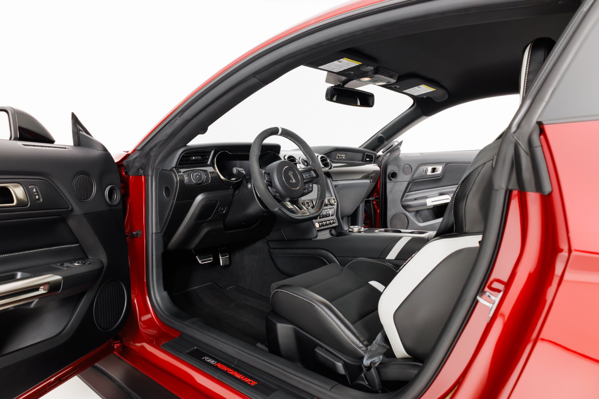 Used 2021 Ford Mustang Shelby GT500 w/ Carbon Fiber Track Pack RWD image 13