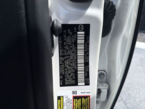 Used 2021 Lexus ES 300h Ultra Luxury w/ Accessory Package 2 FWD image 31