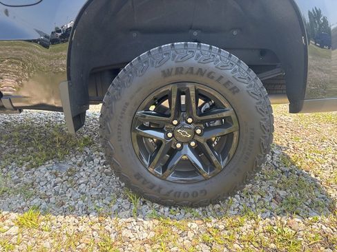 Used 2025 Chevrolet Silverado 1500 LT Trail Boss w/ LT Trail Boss Premium Package image 58