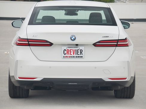 Used 2026 BMW i5 eDrive40 image 6