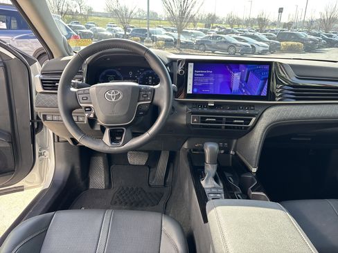 Used 2025 Toyota Camry XLE w/ Premium Plus Package image 28