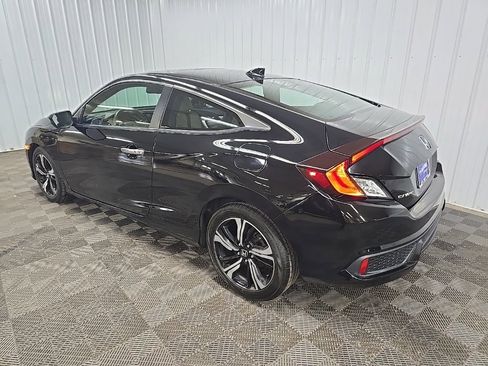 Used 2018 Honda Civic Touring image 9