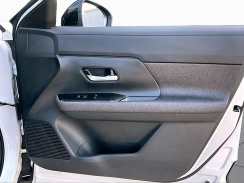 Certified 2026 Nissan Kicks SV FWD image 22