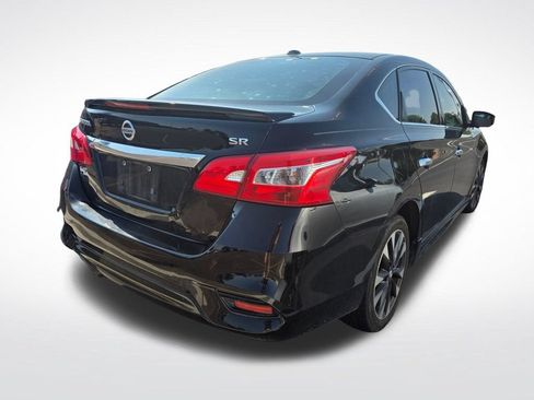Used 2018 Nissan Sentra SR w/ Technology Package FWD image 4
