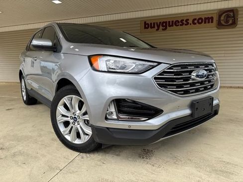 Used 2020 Ford Edge Titanium AWD/4WD image 2