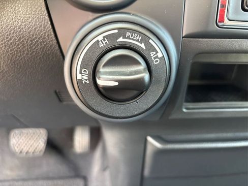 Used 2024 Nissan Titan SV w/ Accessory Utility Package AWD/4WD image 32