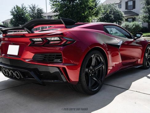 Used 2023 Chevrolet Corvette Z06 w/ Z07 Performance Package RWD image 20