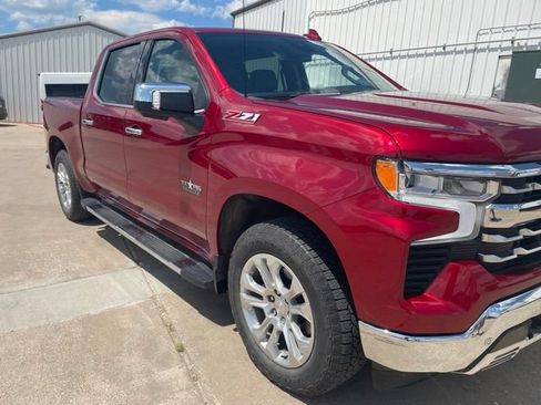 Used 2024 Chevrolet Silverado 1500 LTZ AWD/4WD image 4