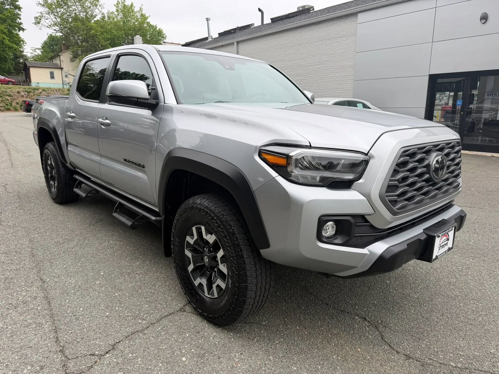 Used 2023 Toyota Tacoma TRD Off-Road AWD/4WD image 3