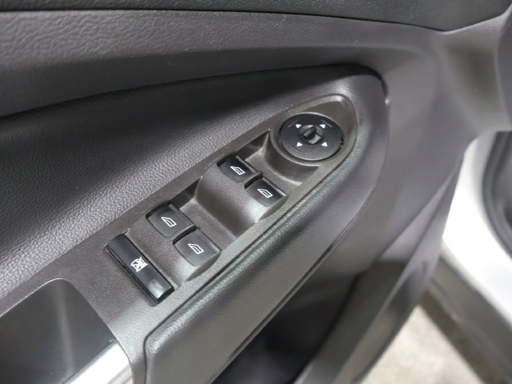 Used 2018 Ford Escape SE w/ SE Sync 3 Package AWD/4WD image 19