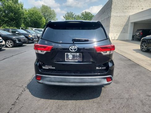 Used 2019 Toyota Highlander XLE AWD/4WD image 7