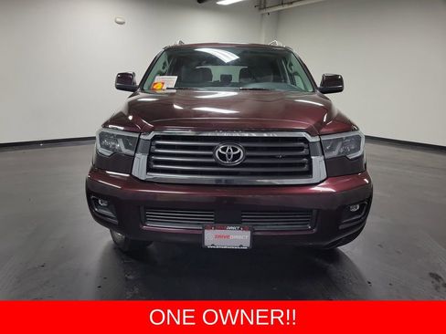 Used 2018 Toyota Sequoia SR5 image 2