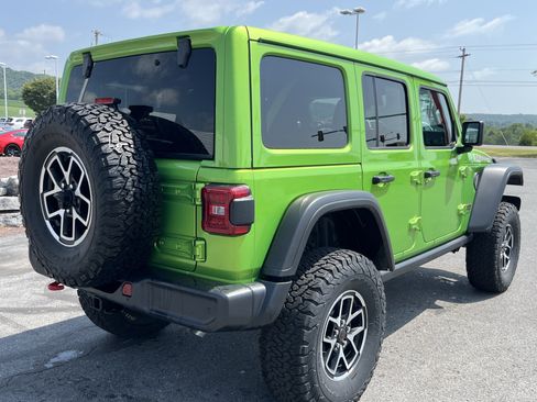 Used 2025 Jeep Wrangler Unlimited Rubicon w/ Safety Group AWD/4WD image 7