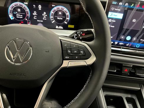 New 2026 Volkswagen Tiguan SE image 18