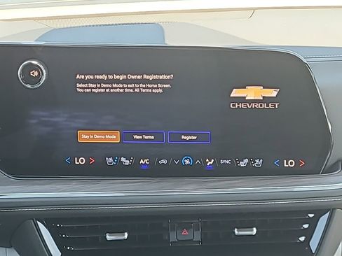 New 2026 Chevrolet Suburban Premier AWD/4WD image 18