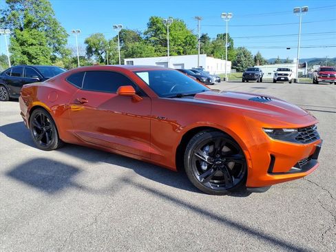 Certified 2022 Chevrolet Camaro LT RWD image 2
