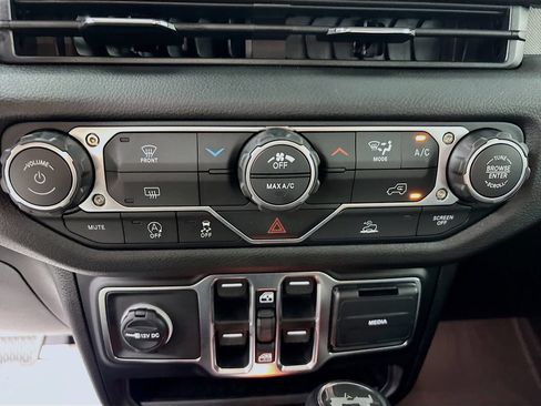 Used 2026 Jeep Wrangler Unlimited Sport AWD/4WD image 16