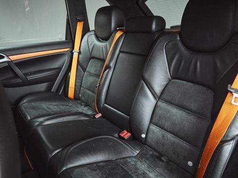 Used 2010 Porsche Cayenne S Transsyberia image 17