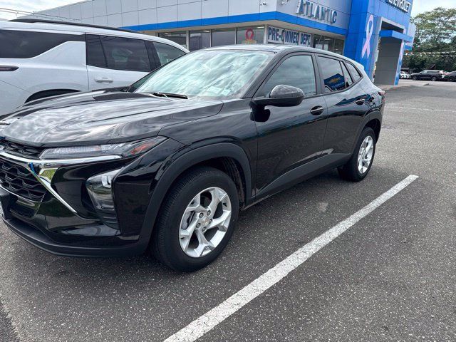 Certified 2024 Chevrolet Trax LS w/ LS Convenience Package FWD image 1