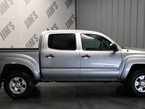 Used 2014 Toyota Tacoma PreRunner w/ SR5 Package RWD image 4