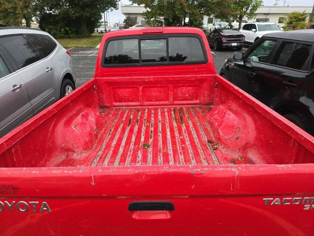 Used 2004 Toyota Tacoma 4x4 Xtracab w/ SR5 Pkg image 4