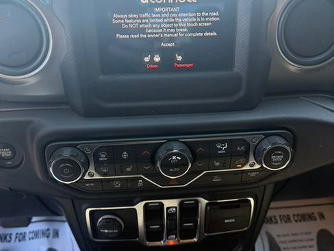Used 2020 Jeep Gladiator Sport w/ Quick Order Package 24S AWD/4WD image 17